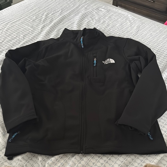 The North Face Men's Black Jacket - Picture 1 of 3